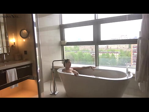 ❤️ 巨大的宝贝 激情地在浴室里撸起了她的阴部 Super sex﹏﹏
