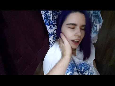 ❤️ 在衣柜里发现我的妹妹并帮助她射精 Super sex﹏﹏